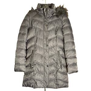 Kenneth Cole Women's Puffer Jacket in Grey. Size S/Small